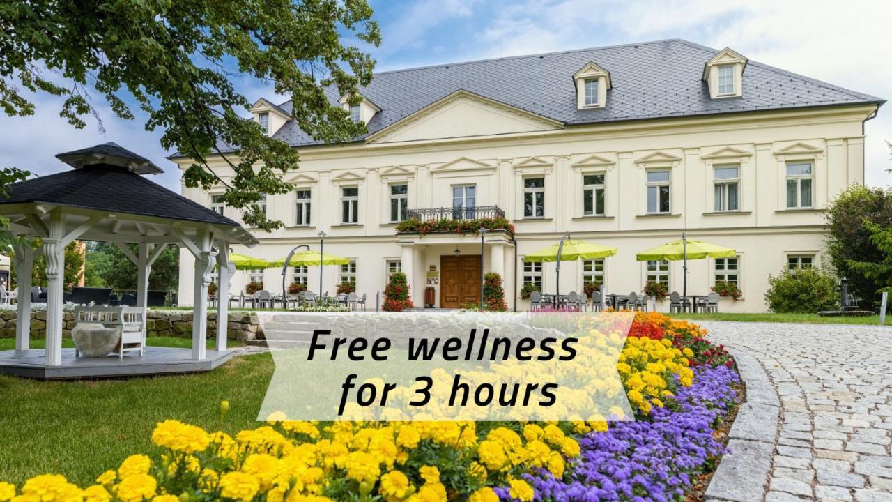 Zámeček Petrovice - free wellness 3h Hotel Petrovice u Karviné Exterior foto